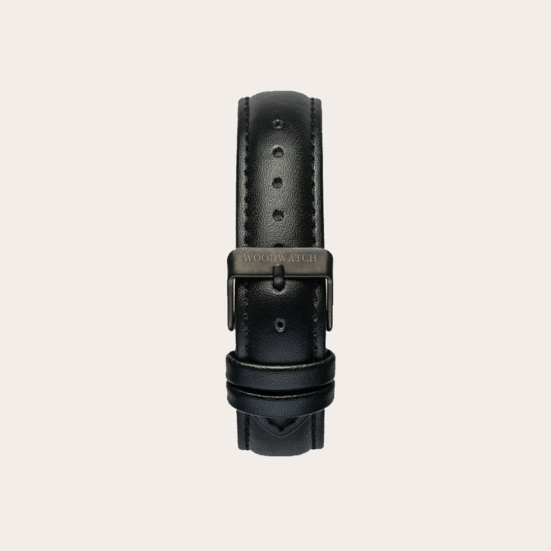 The Jet Band is a genuine leather strap with natural patina and a smooth fit. The leather ages gracefully overtime to tell its tales of exploration and is a hallmark of its high quality. The band has a metal buckle clasp in matte black.The Jet Band 18mm