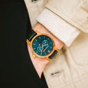 The CLASSIC Collection rethinks the aesthetic of a WoodWatch in a sophisticated way. The slim cases give a classy impression while featuring a unique a moonphase movement and two extra subdials featuring a week and month display. The CLASSIC Sailor Jet  i
